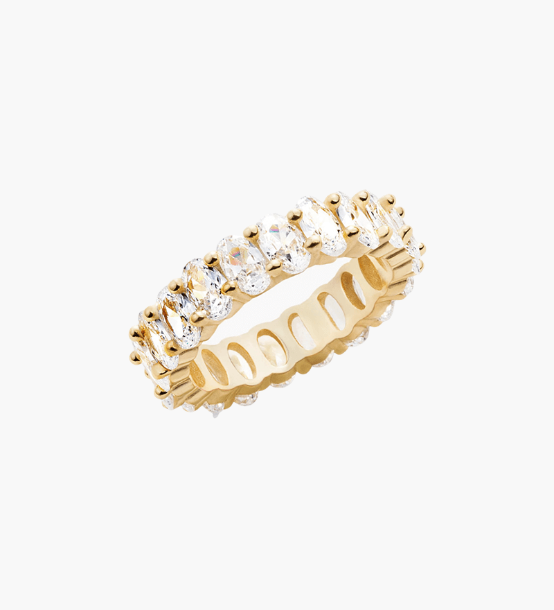 Anillo de corte ovalado de Clara
