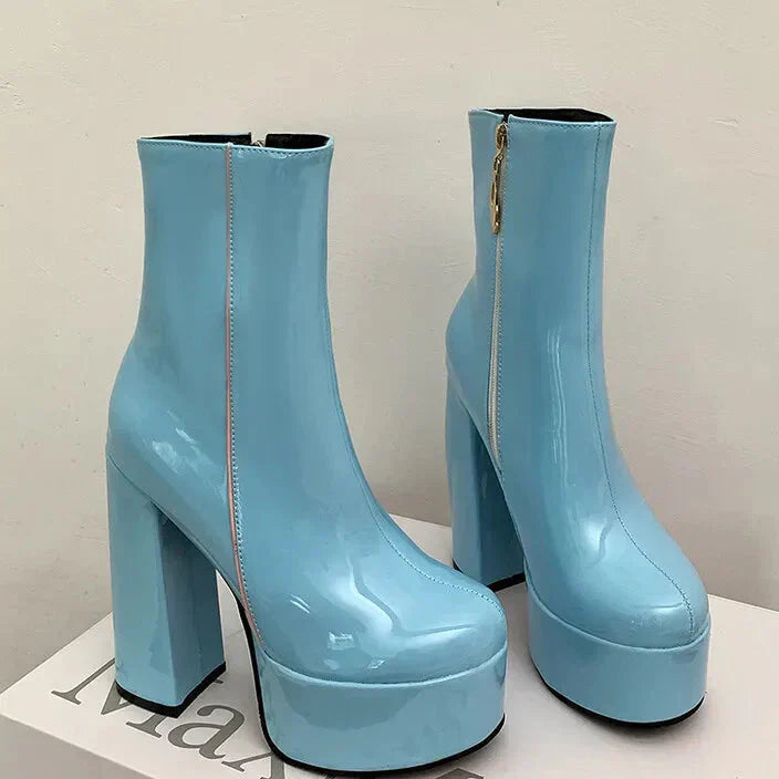 María - Botas de plataforma alta con encanto y confianza