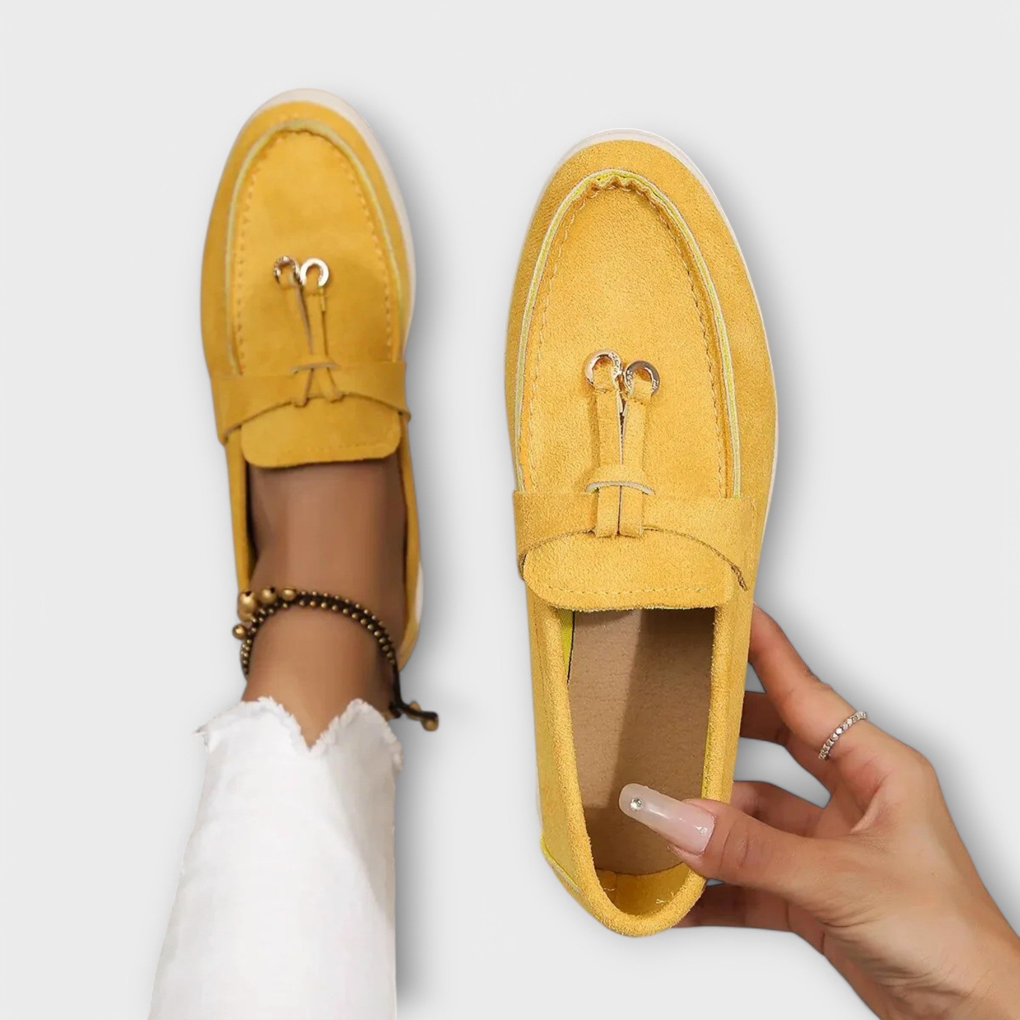 Mocasines femeninos con cordón decorativo de Clara