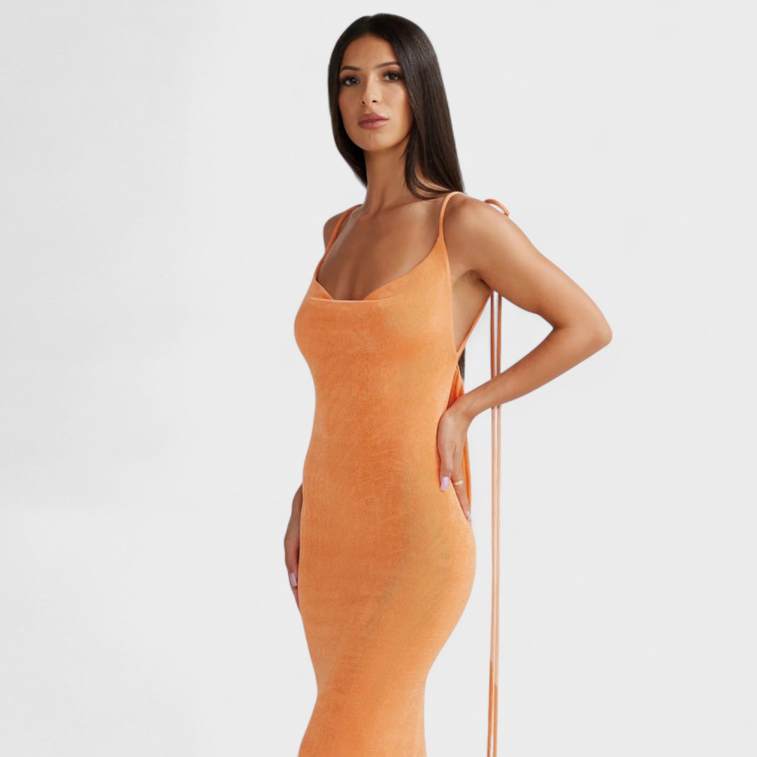 Luna - El Vestido Elegante